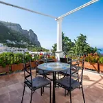 A Varca Ra Neve Nyaraló Capri